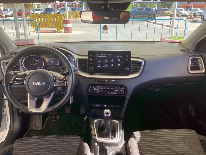 Kia cee'd 1.0 TGDI Drive — zdjęcie 12