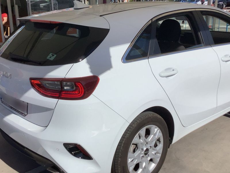 Kia cee'd 1.0 TGDI Drive — zdjęcie 6
