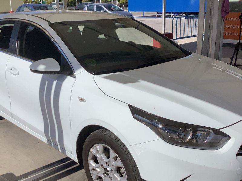 Kia cee'd 1.0 TGDI Drive — zdjęcie 8