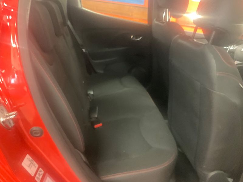 Renault Clio 1.5 dCi Zen — zdjęcie 14