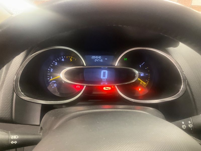 Renault Clio 1.5 dCi Zen — zdjęcie 13