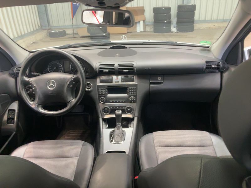 Mercedes-Benz C-Klasse C 200 Kompressor T Avantgarde — zdjęcie 12