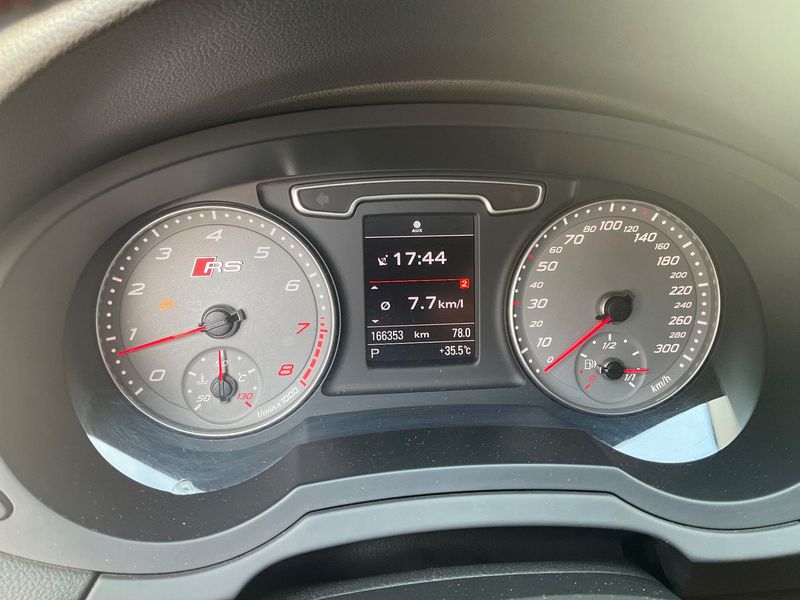 Audi RS Q3 2.5 TFSI quattro — zdjęcie 13
