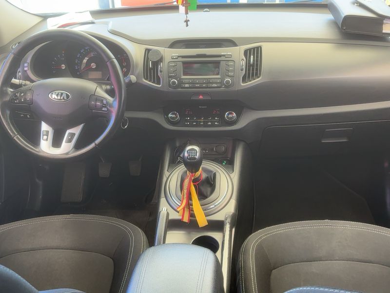 Kia Sportage 1.7 CRDi Drive 4x2 — zdjęcie 12