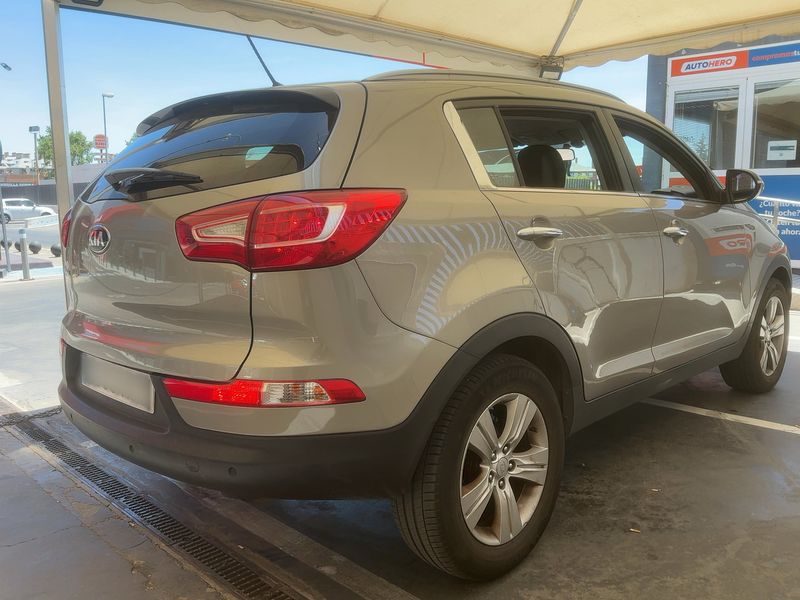 Kia Sportage 1.7 CRDi Drive 4x2 — zdjęcie 6