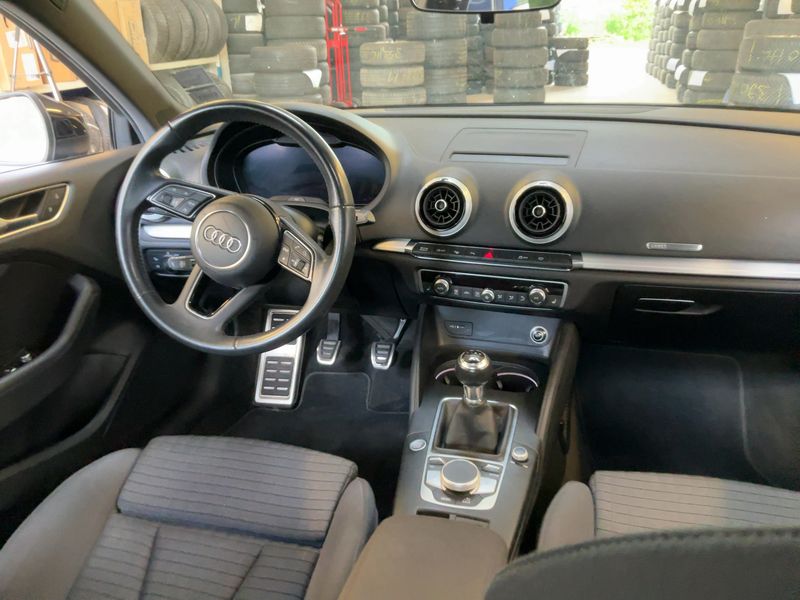 Audi A3 Limousine 1.5 TFSI ACT Sport 2017 – снимка 18