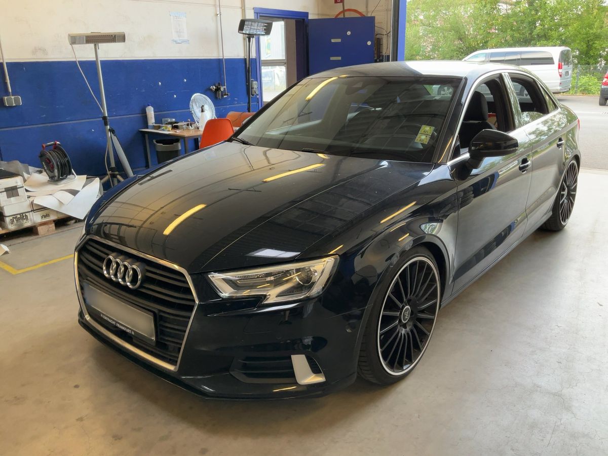 Audi A3 2017 — photo 1