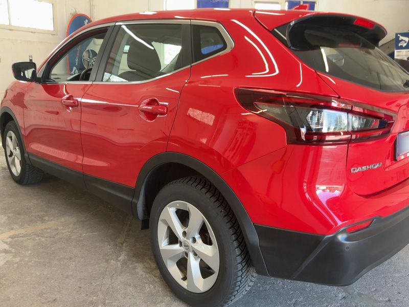 Nissan Qashqai 1.3 DIG-T Shiro — zdjęcie 3