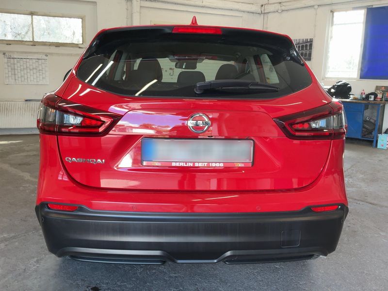 Nissan Qashqai 1.3 DIG-T Shiro — zdjęcie 5