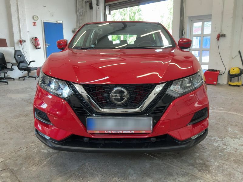 Nissan Qashqai 1.3 DIG-T Shiro — zdjęcie 9
