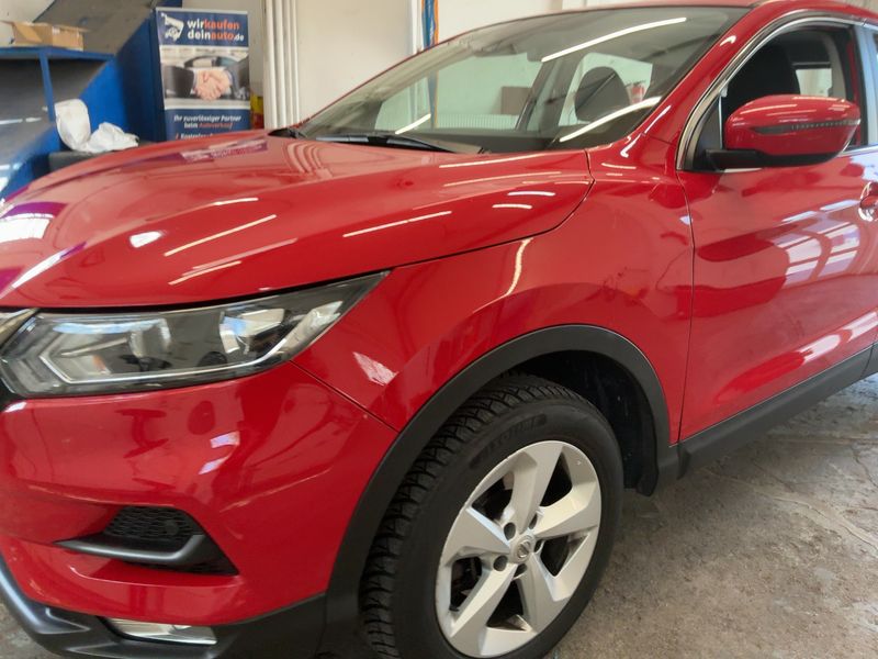Nissan Qashqai 1.3 DIG-T Shiro — zdjęcie 2