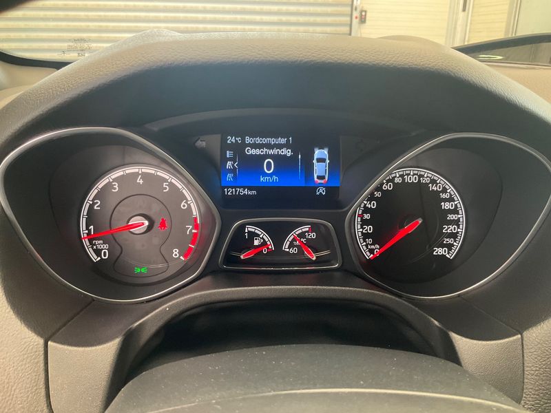 Ford Focus 2.0 EcoBoost ST — zdjęcie 13