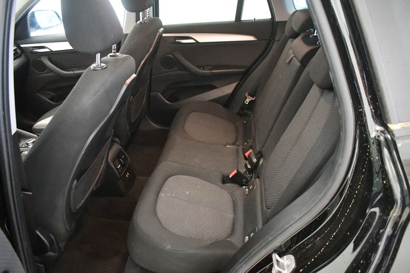 BMW X1 sDrive 20d Business — zdjęcie 12