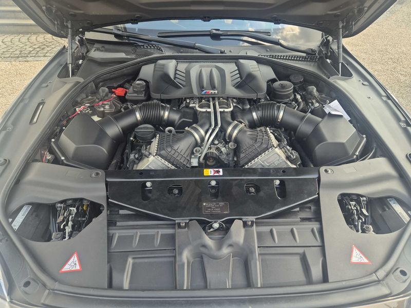 BMW 6er M6 — zdjęcie 8
