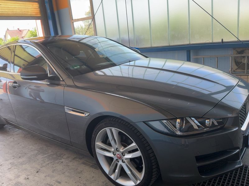 Jaguar XE 20d Portfolio — zdjęcie 8