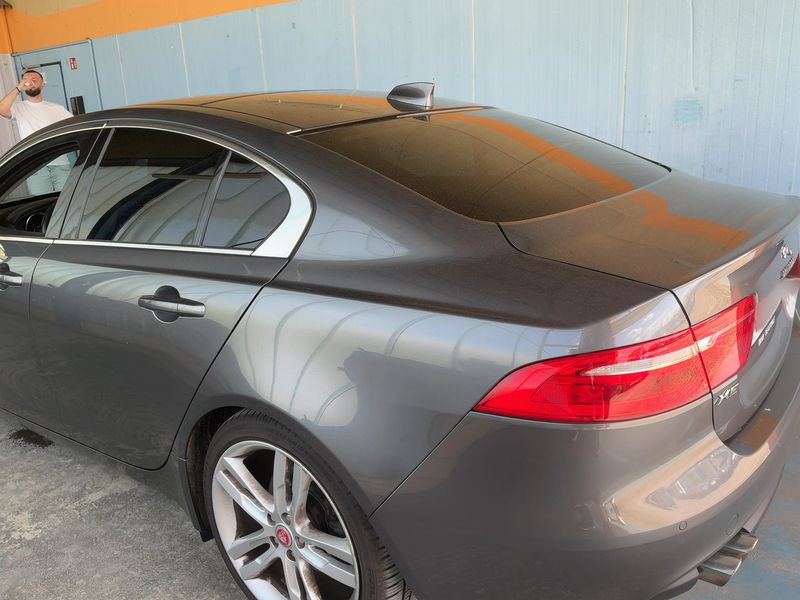 Jaguar XE 20d Portfolio — zdjęcie 3