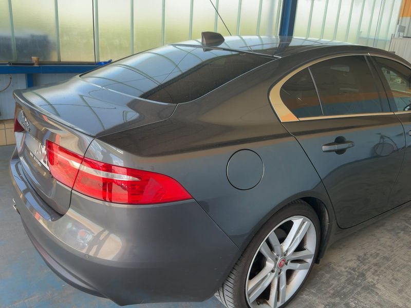 Jaguar XE 20d Portfolio — zdjęcie 6