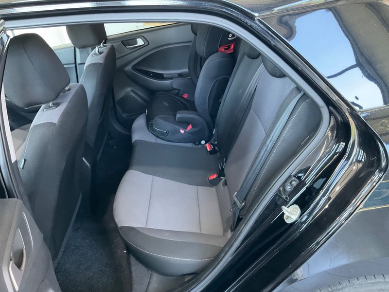 Hyundai i20 1.0 TGDI Intuitive — zdjęcie 14