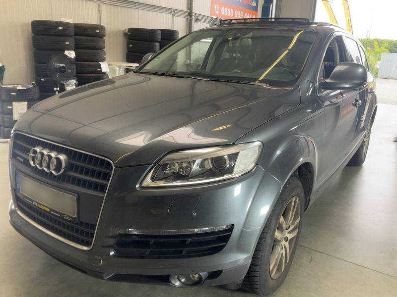 Audi Q7 4.2 V8 FSI quattro