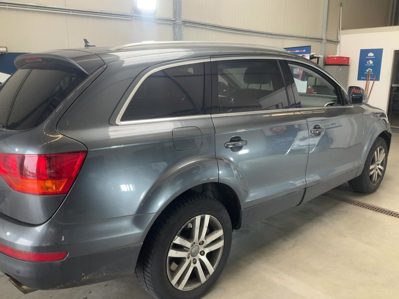 Audi Q7 4.2 V8 FSI quattro — zdjęcie 6