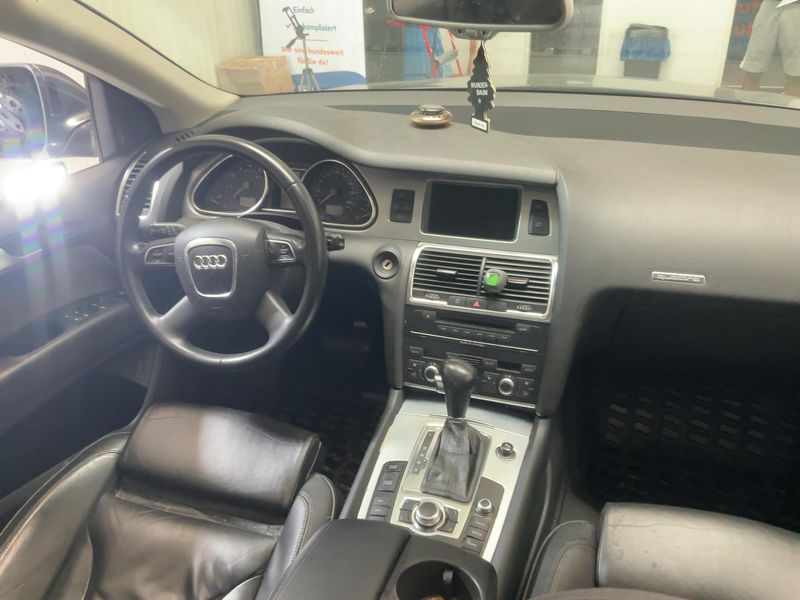 Audi Q7 4.2 V8 FSI quattro — zdjęcie 12