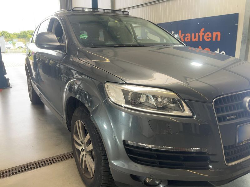 Audi Q7 4.2 V8 FSI quattro — zdjęcie 8