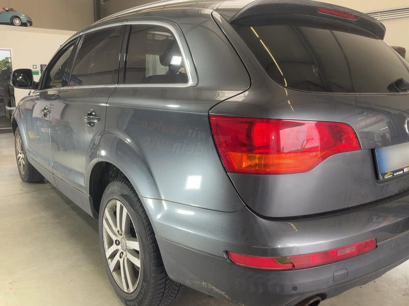Audi Q7 4.2 V8 FSI quattro — zdjęcie 3