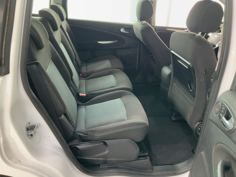 Ford Galaxy 2.0 TDCi Trend — zdjęcie 14