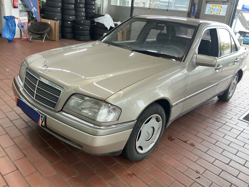 Mercedes-Benz C-Klasse C 180 Elegance