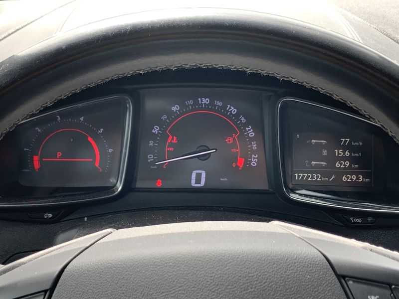 DS Automobiles DS5 2.0 Blue-HDi SportChic — zdjęcie 12