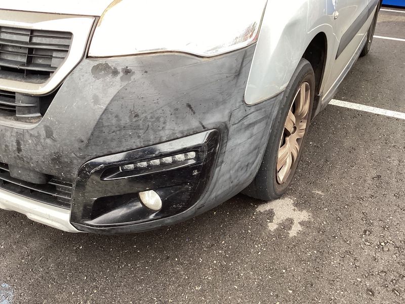 Peugeot Partner 1.6 Blue-HDi Outdoor 2017 – снимка 40