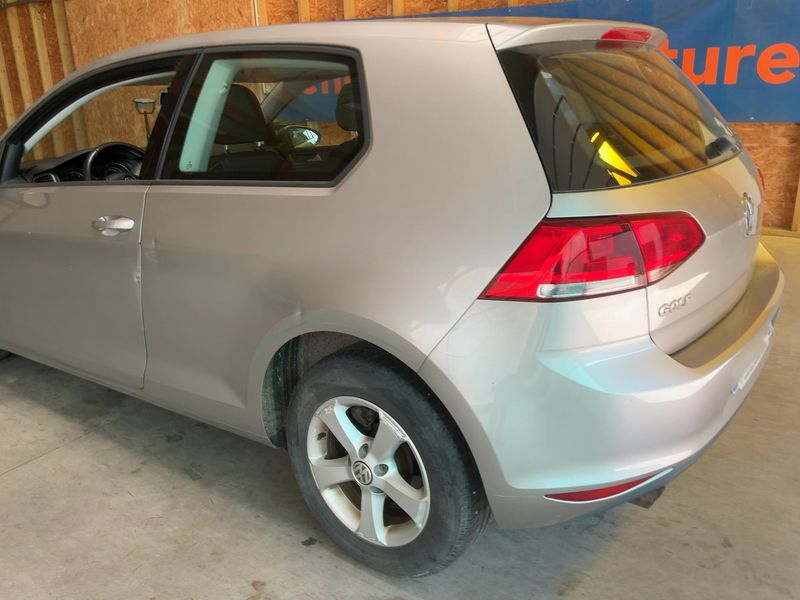 Volkswagen Golf VII 1.6 TDI Trendline BlueMotion Tech 2014 – снимка 6