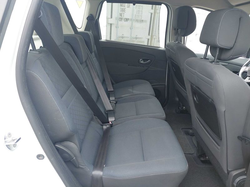 Renault Scenic 1.5 dCi Expression — zdjęcie 13