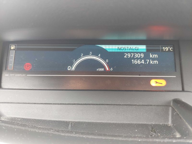 Renault Scenic 1.5 dCi Expression — zdjęcie 12
