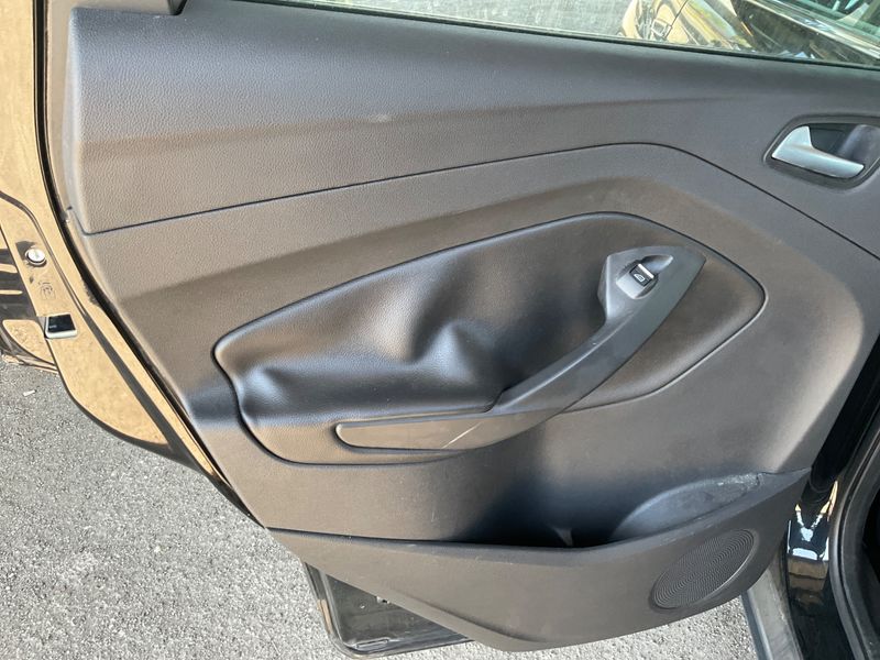 Ford Kuga 2.0 TDCi Plus 2015 – снимка 24