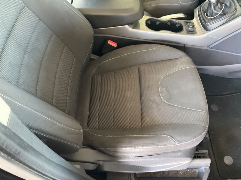 Ford Kuga 2.0 TDCi Plus 2015 – снимка 22