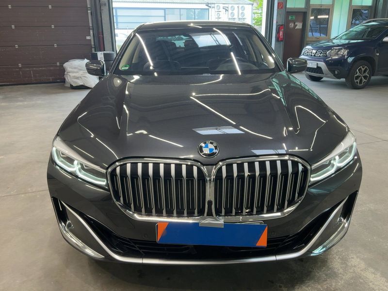 BMW 7er 750i xDrive — zdjęcie 9