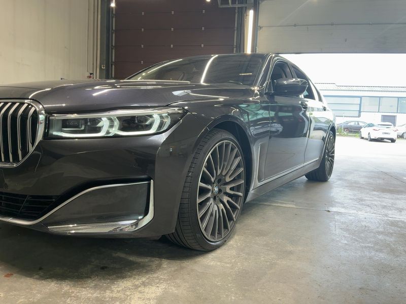 BMW 7er 750i xDrive — zdjęcie 2