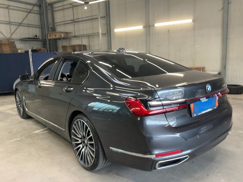 BMW 7er 750i xDrive — zdjęcie 3