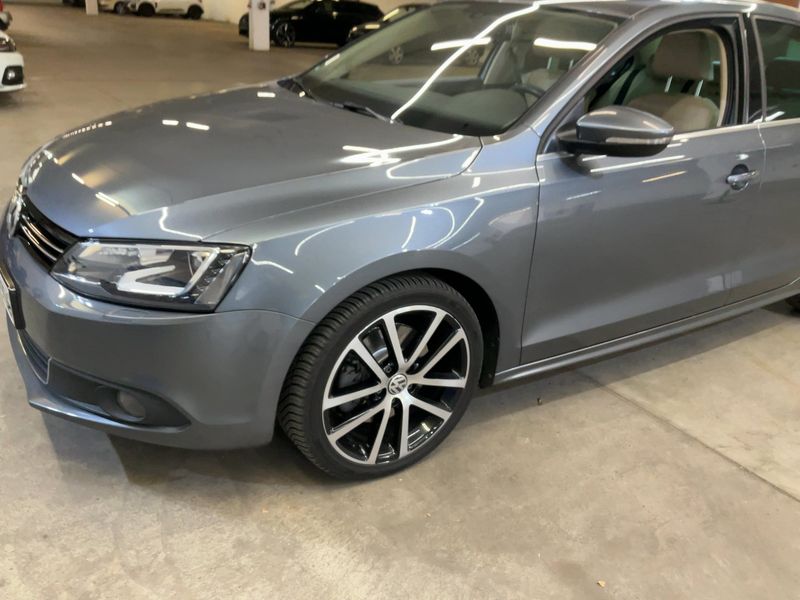 Volkswagen Jetta 1.4 TSI Highline — zdjęcie 2