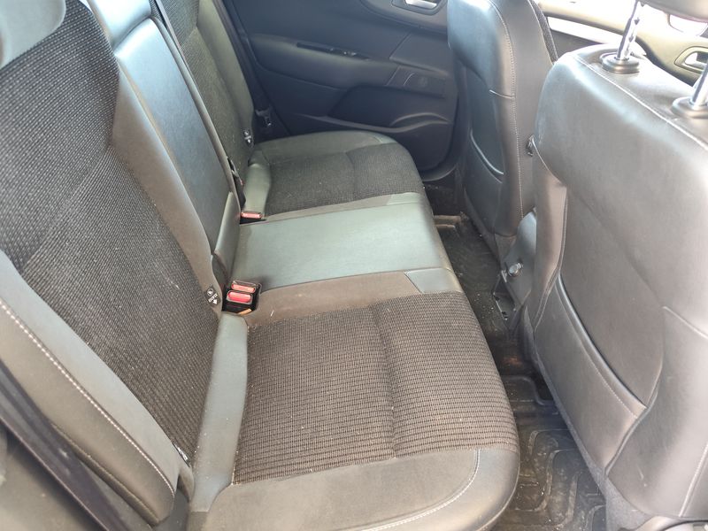 Citroen C4 1.6 Blue-HDi Shine — zdjęcie 14