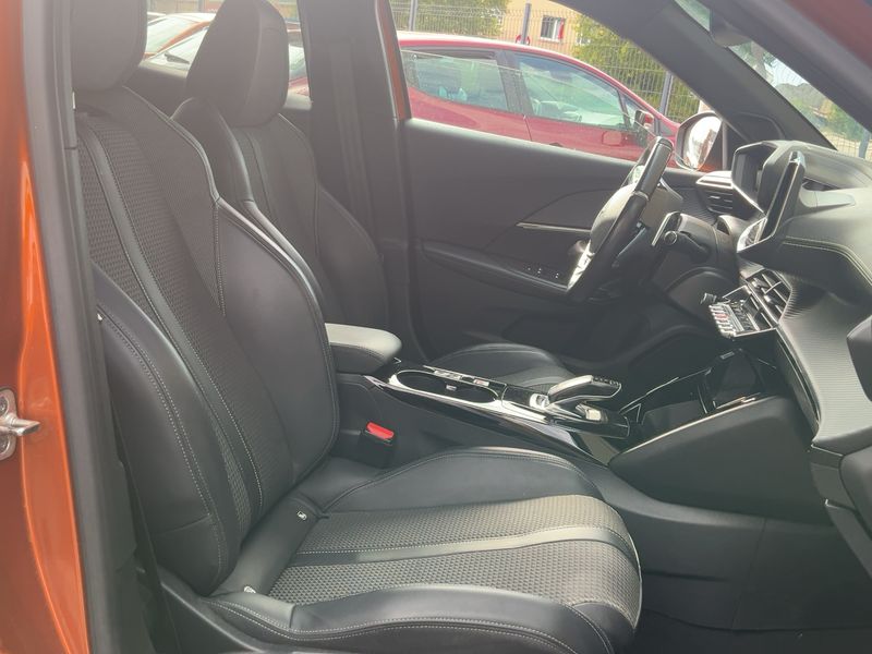 Peugeot 2008 1.2 PureTech GT Line — zdjęcie 11