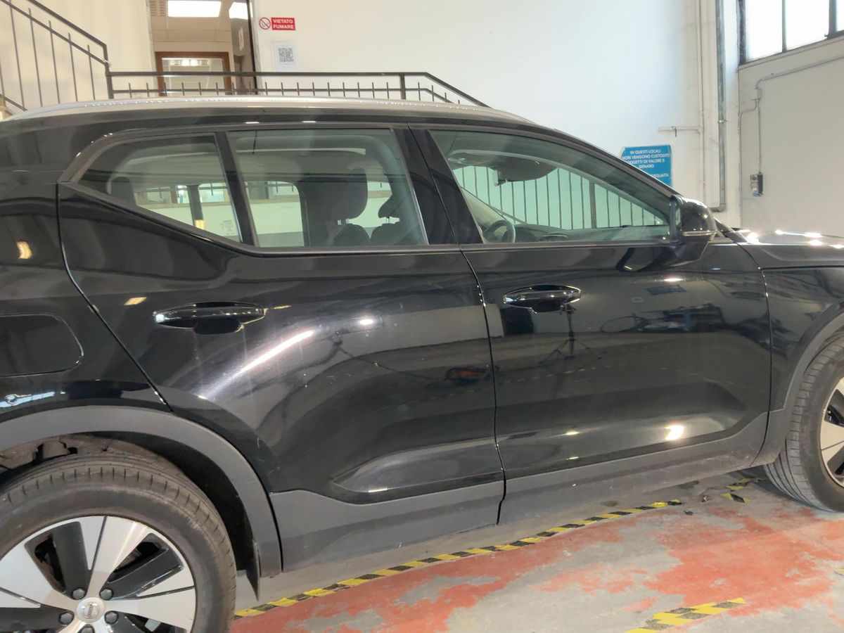 Volvo XC40 2021 — photo 11