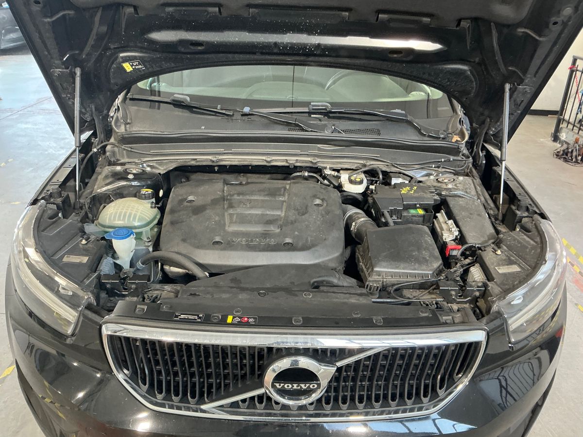 Volvo XC40 2021 — photo 28
