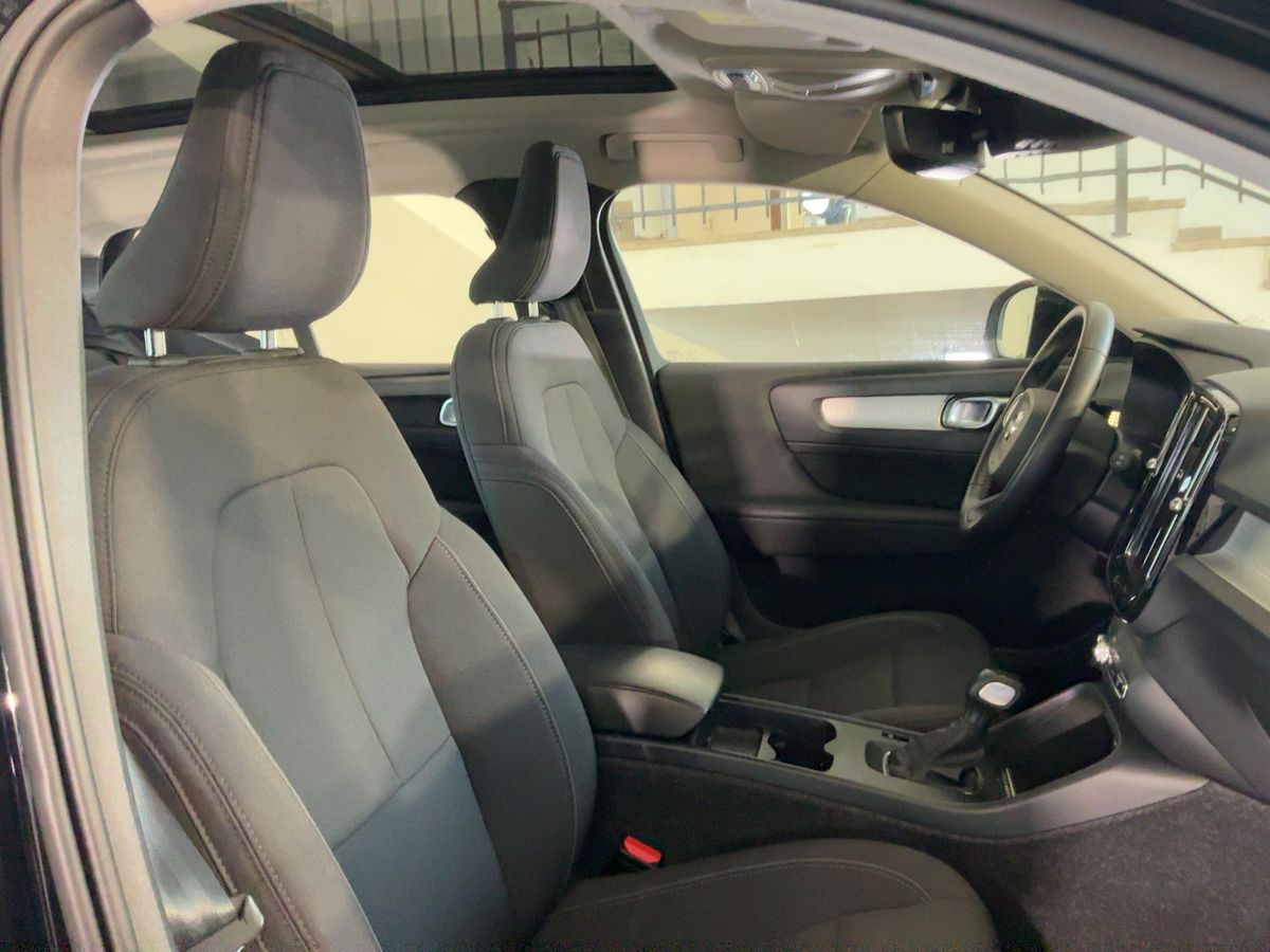 Volvo XC40 2021 — photo 17