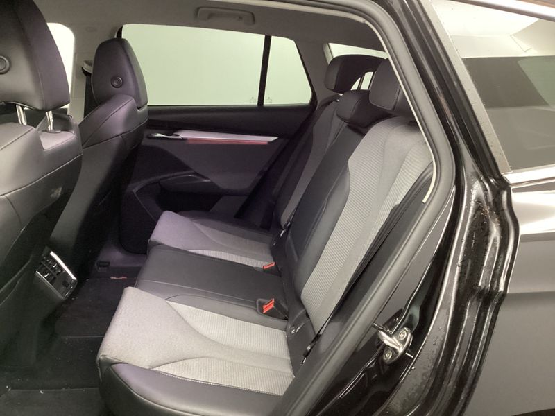 Skoda Enyaq iV 80 Loft — zdjęcie 7
