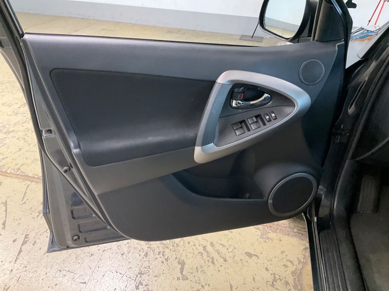Toyota RAV 4 2.0 Elegance 2006 – снимка 32