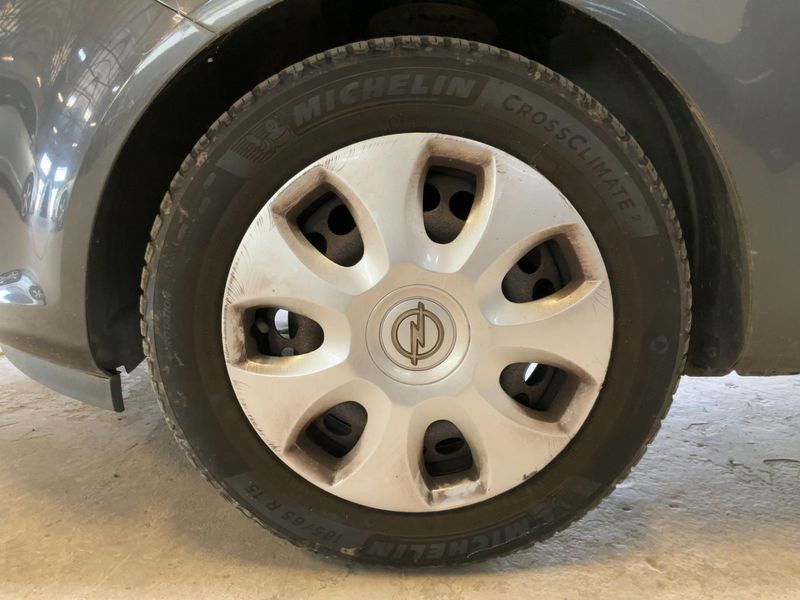 Opel Corsa 1.4 Cosmo 2010 – снимка 3