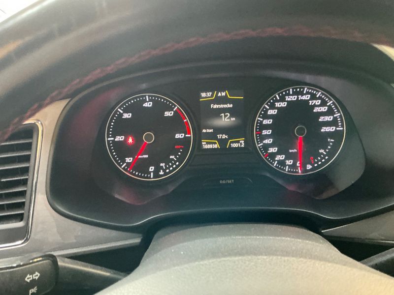 Seat Leon 2.0 TDI FR — zdjęcie 13