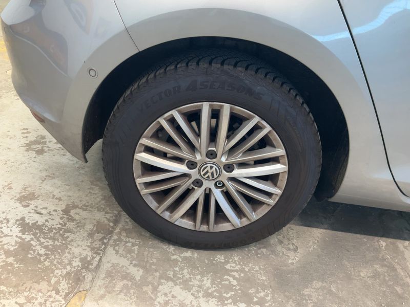 Volkswagen Golf VII 1.2 TSI Cup BlueMotion Tech 2015 – снимка 9